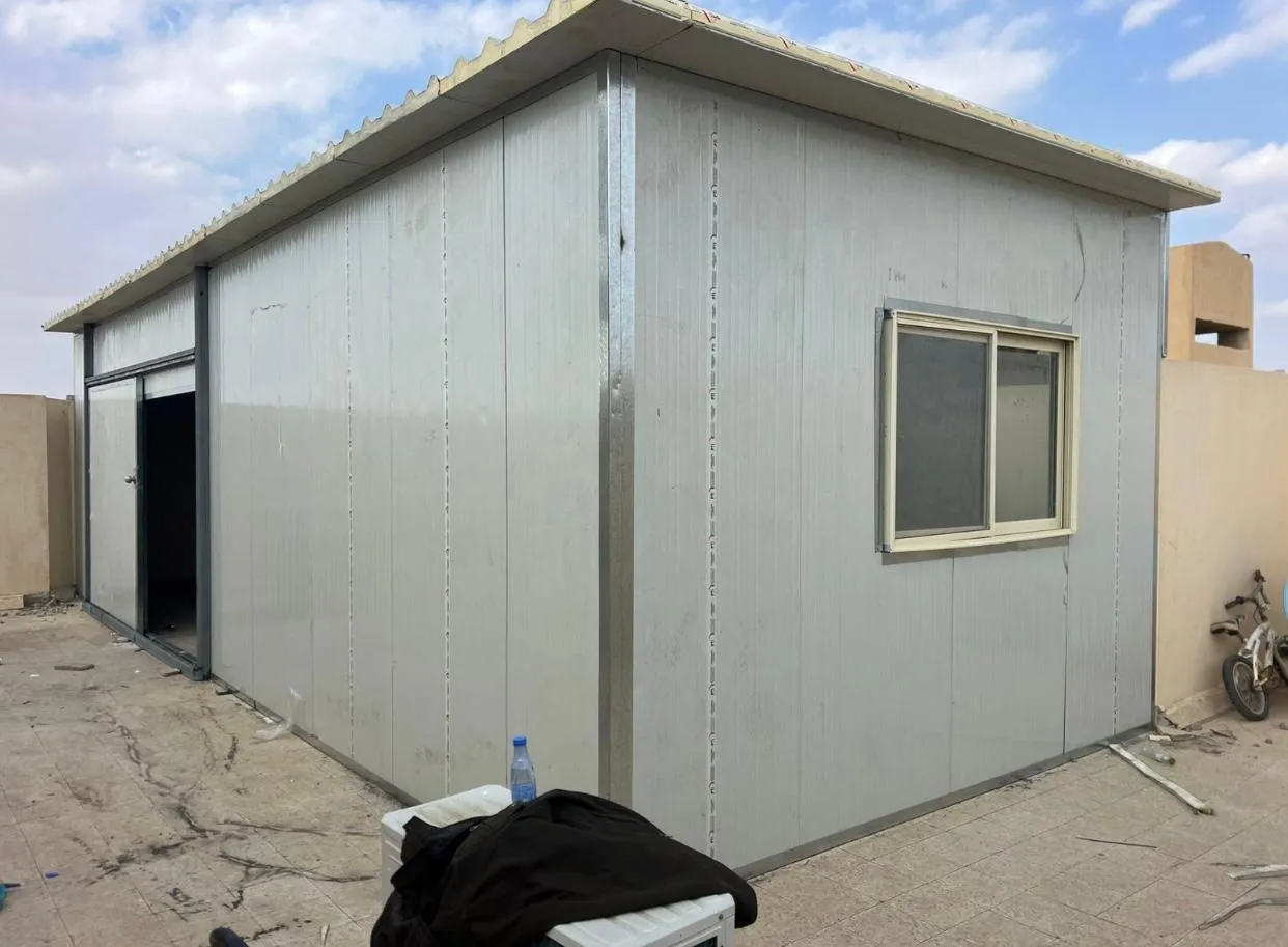 مظلات ساندوتش بانل